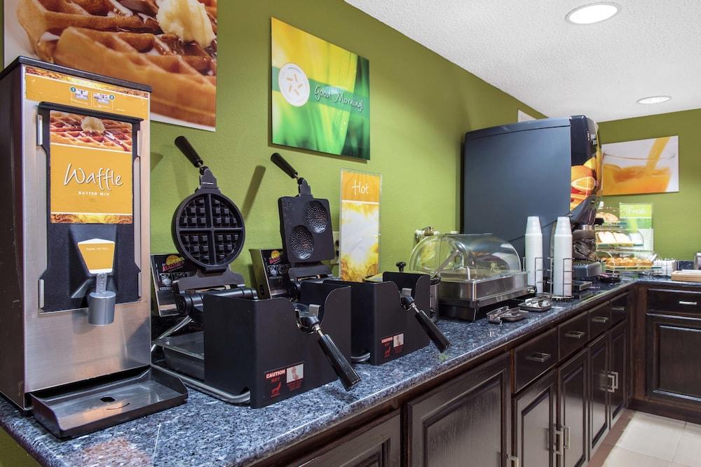 Quality Inn & Suites Anderson I-69 Kültér fotó
