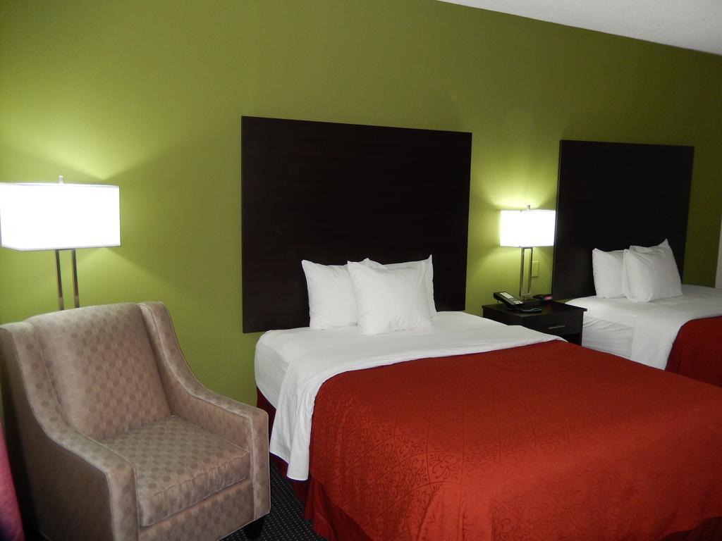 Quality Inn & Suites Anderson I-69 Kültér fotó