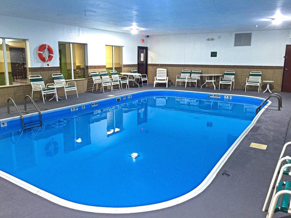 Quality Inn & Suites Anderson I-69 Kültér fotó