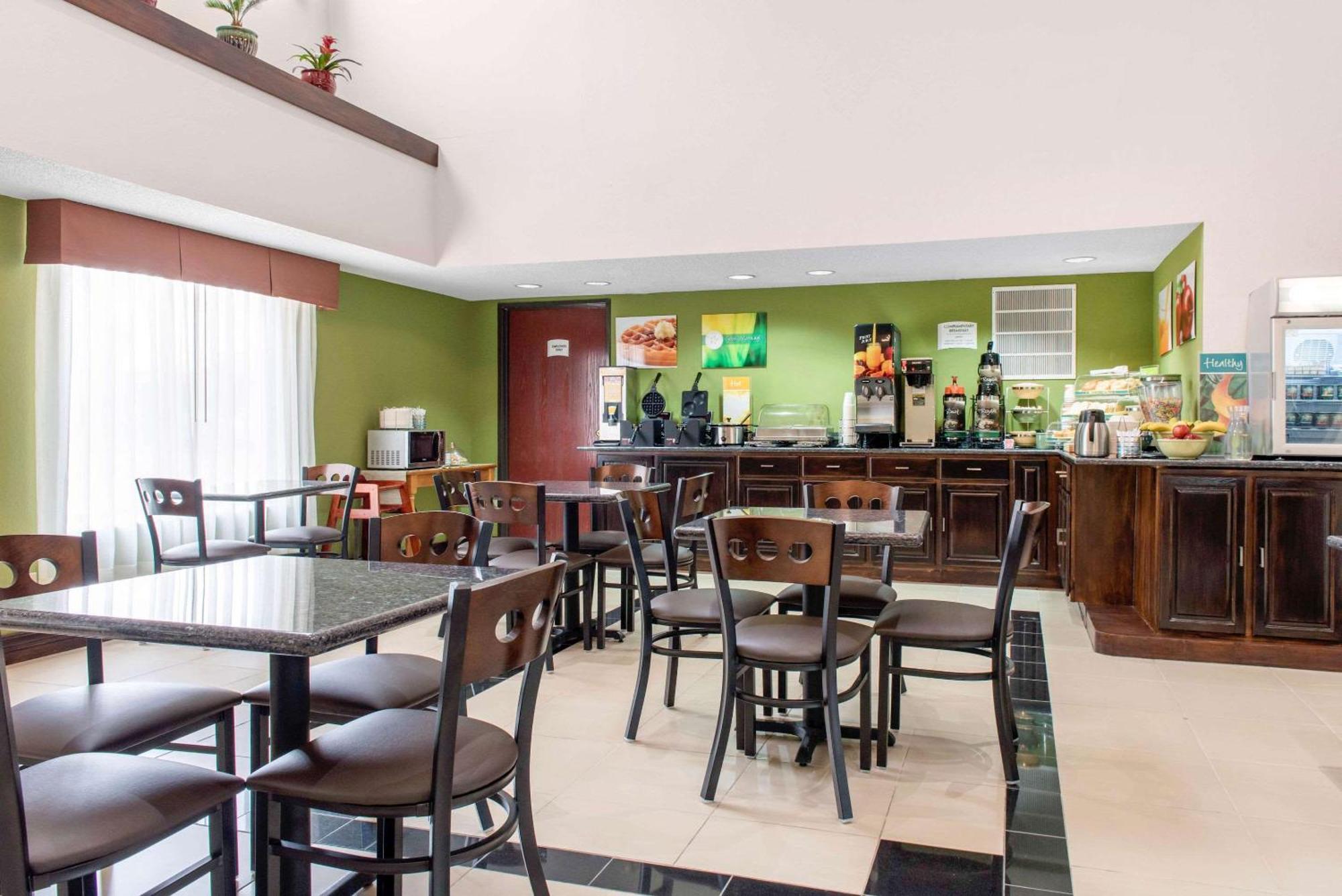 Quality Inn & Suites Anderson I-69 Kültér fotó