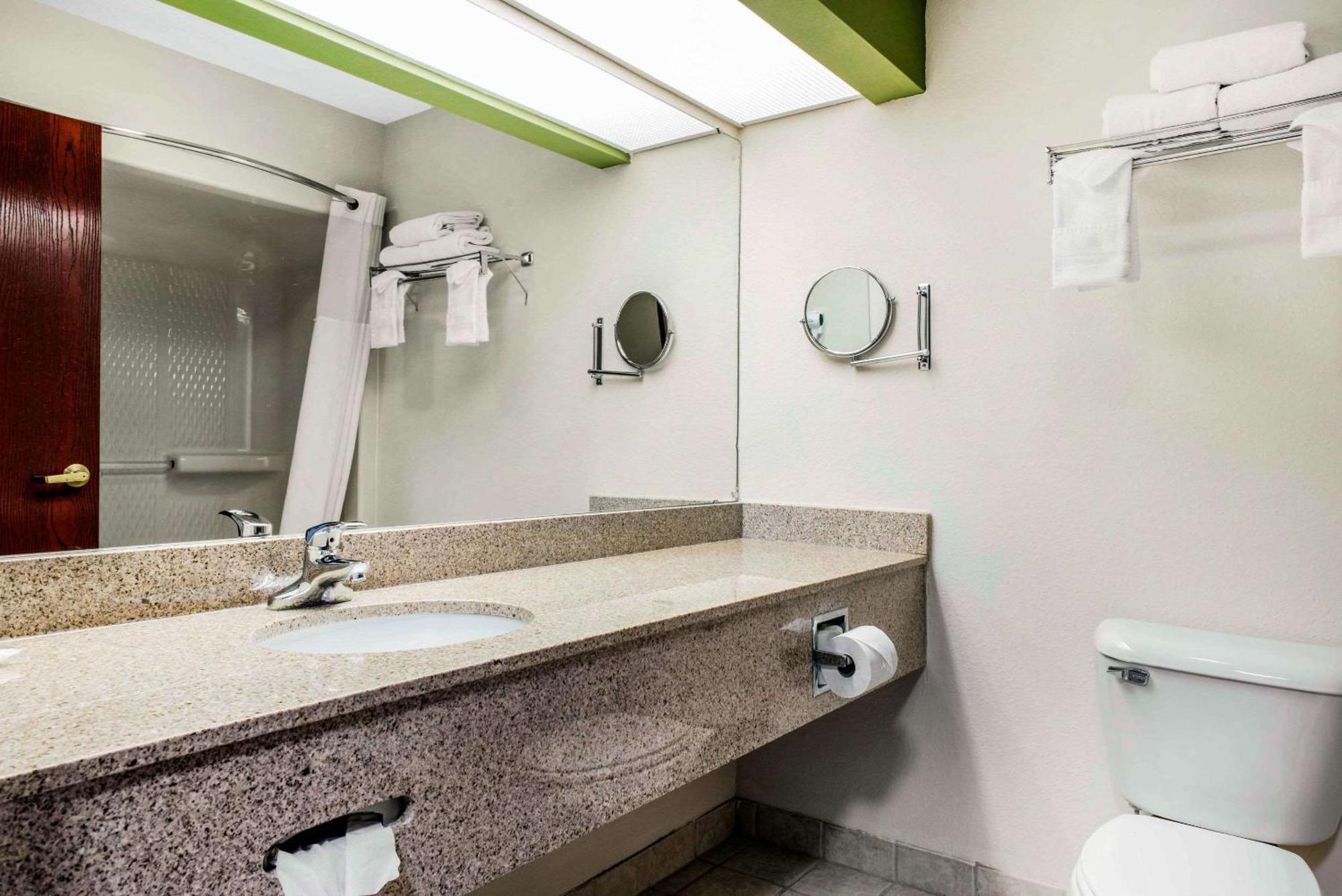 Quality Inn & Suites Anderson I-69 Kültér fotó